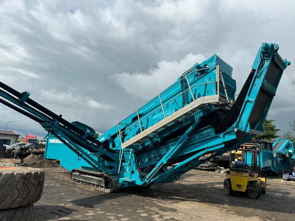 Przesiewacz Powerscreen 1700, 4 Frakcje, 3 Pokłady - Osztályozó berendezés: 3 kép. Przesiewacz Powerscreen 1700, 4 Frakcje, 3 Pokłady - Osztályozó berendezés: 3 kép.