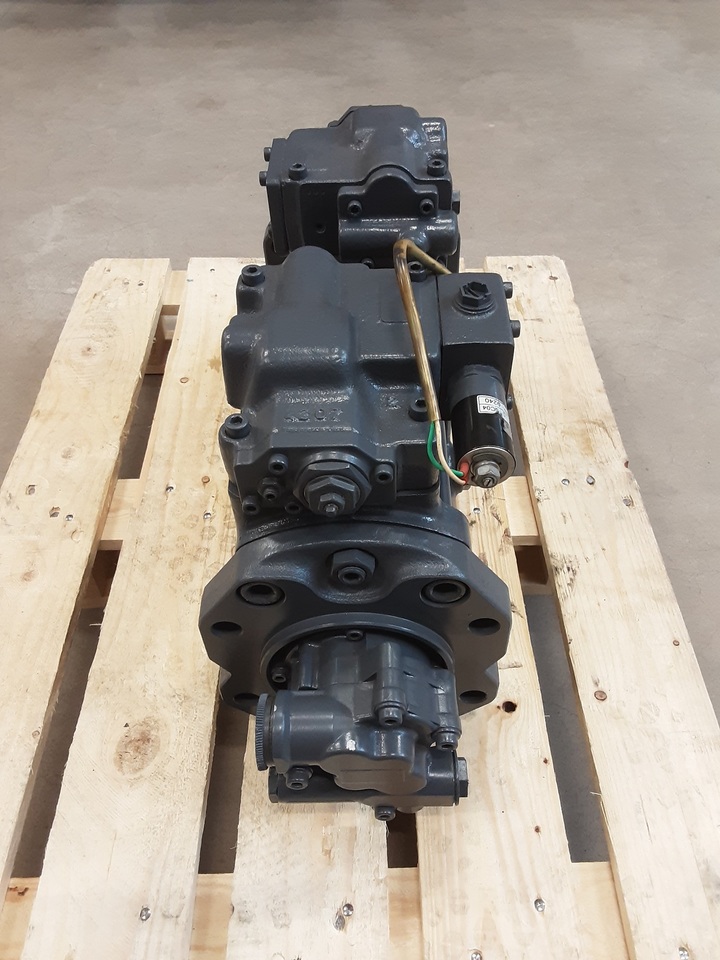 Kawasaki K5V80DT-1PDR-9N0Y - Hidraulikus szivattyú - Lánctalpas kotró: 2 kép. Kawasaki K5V80DT-1PDR-9N0Y - Hidraulikus szivattyú - Lánctalpas kotró: 2 kép.