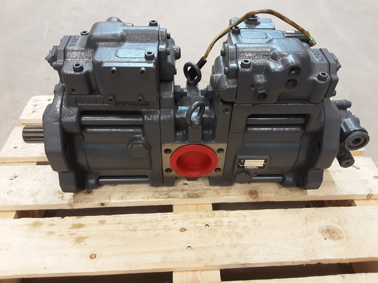 Kawasaki K5V80DT-1PDR-9N0Y - Hidraulikus szivattyú - Lánctalpas kotró: 1 kép. Kawasaki K5V80DT-1PDR-9N0Y - Hidraulikus szivattyú - Lánctalpas kotró: 1 kép.
