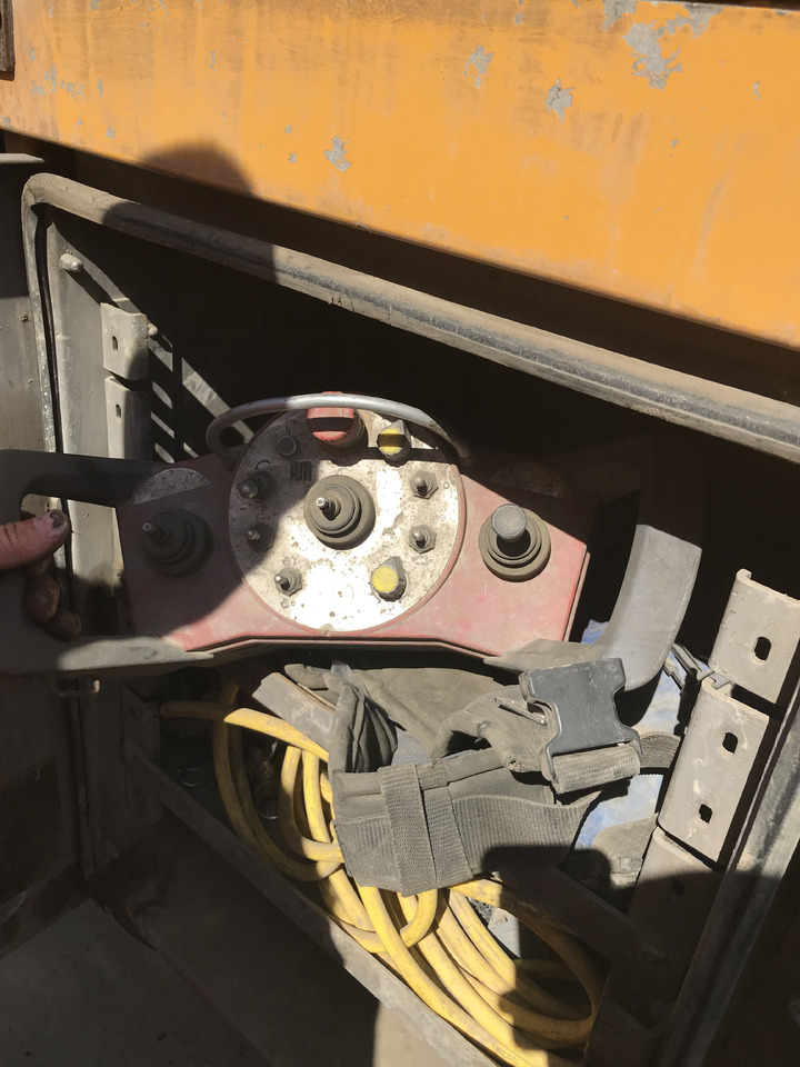 PUTZMEISTER 24M 11H - Betonpumpa: 3 kép. PUTZMEISTER 24M 11H - Betonpumpa: 3 kép.