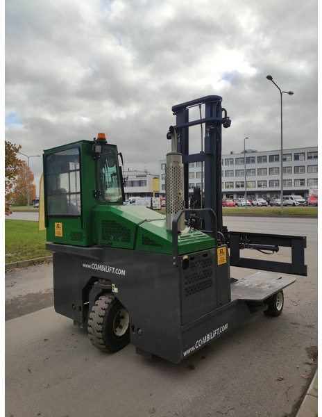 Combilift C4500 - Oldalrakodó targoncá: 4 kép. Combilift C4500 - Oldalrakodó targoncá: 4 kép.