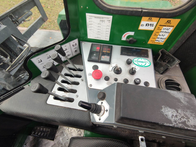 Combilift C4500 - Oldalrakodó targoncá: 5 kép. Combilift C4500 - Oldalrakodó targoncá: 5 kép.