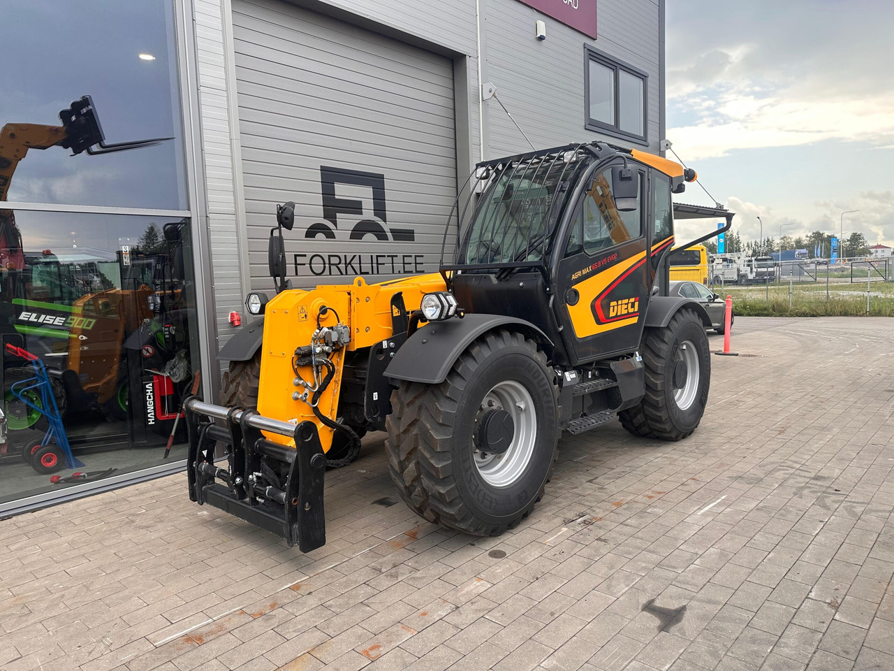 Dieci Agri Max 65.8 VS EVO2 - Teleszkópos rakodó: 1 kép. Dieci Agri Max 65.8 VS EVO2 - Teleszkópos rakodó: 1 kép.
