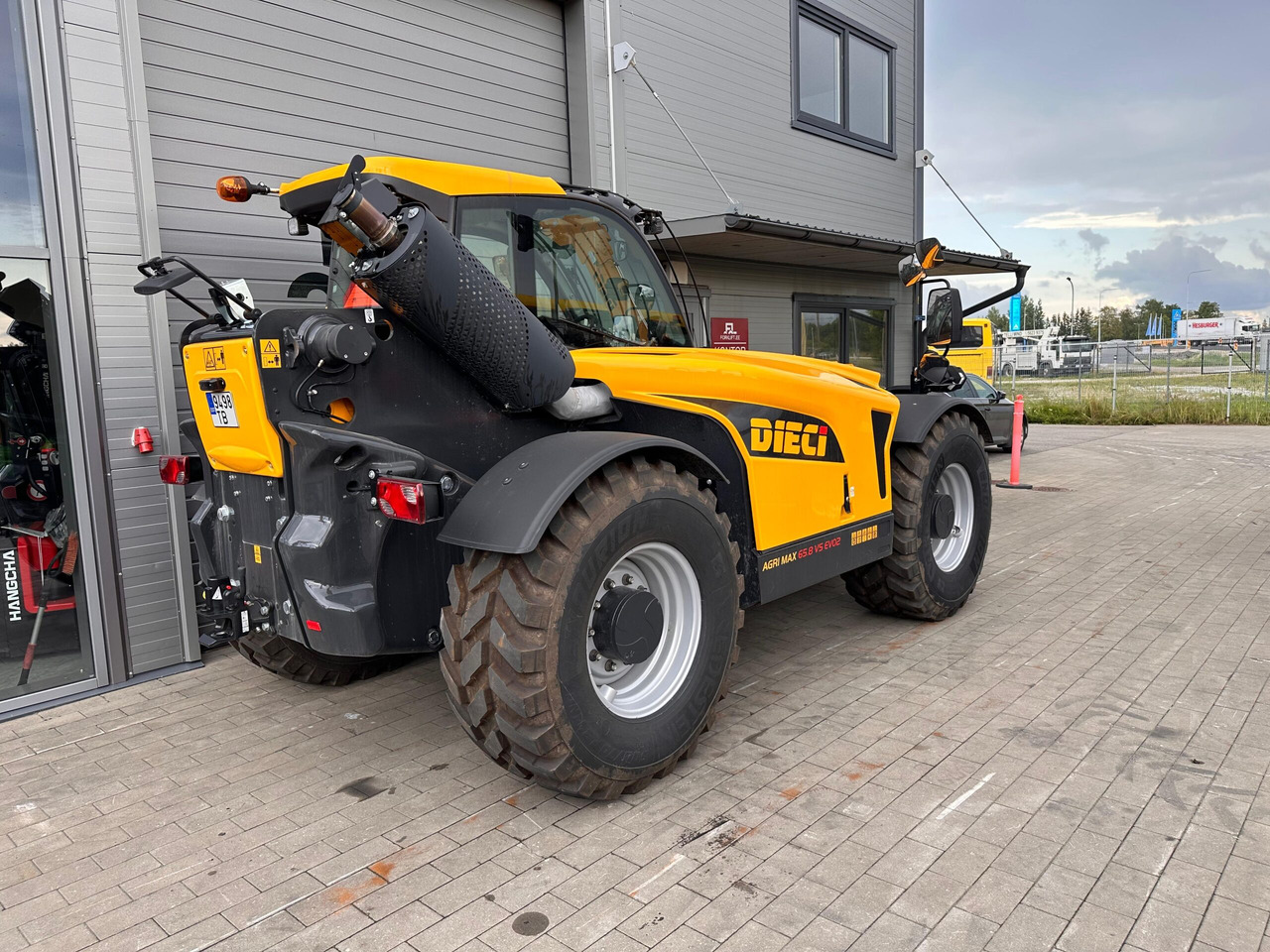 Dieci Agri Max 65.8 VS EVO2 - Teleszkópos rakodó: 4 kép. Dieci Agri Max 65.8 VS EVO2 - Teleszkópos rakodó: 4 kép.