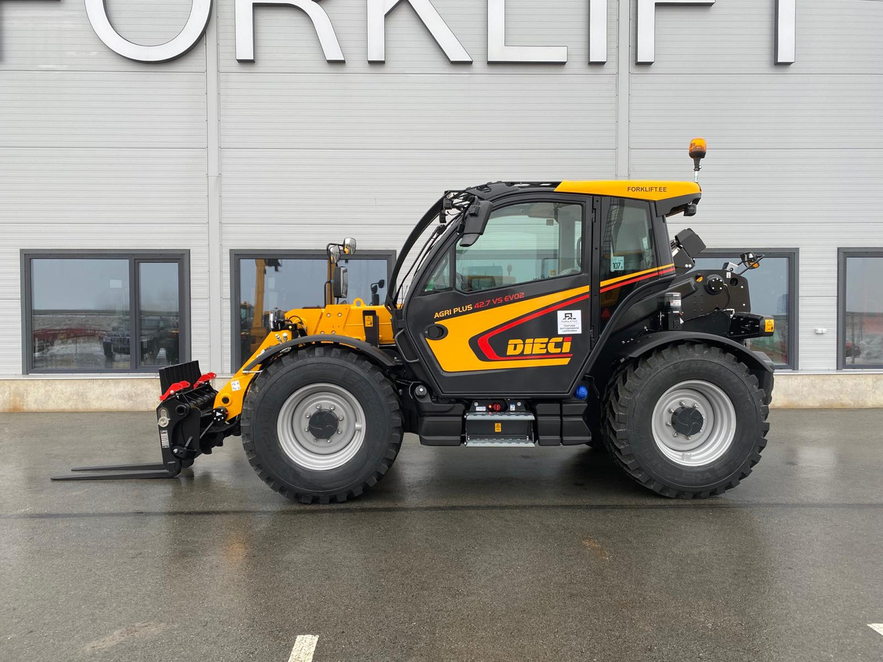 Dieci Agri Plus 42.7 VS EVO2 GD - Teleszkópos rakodó: 2 kép. Dieci Agri Plus 42.7 VS EVO2 GD - Teleszkópos rakodó: 2 kép.