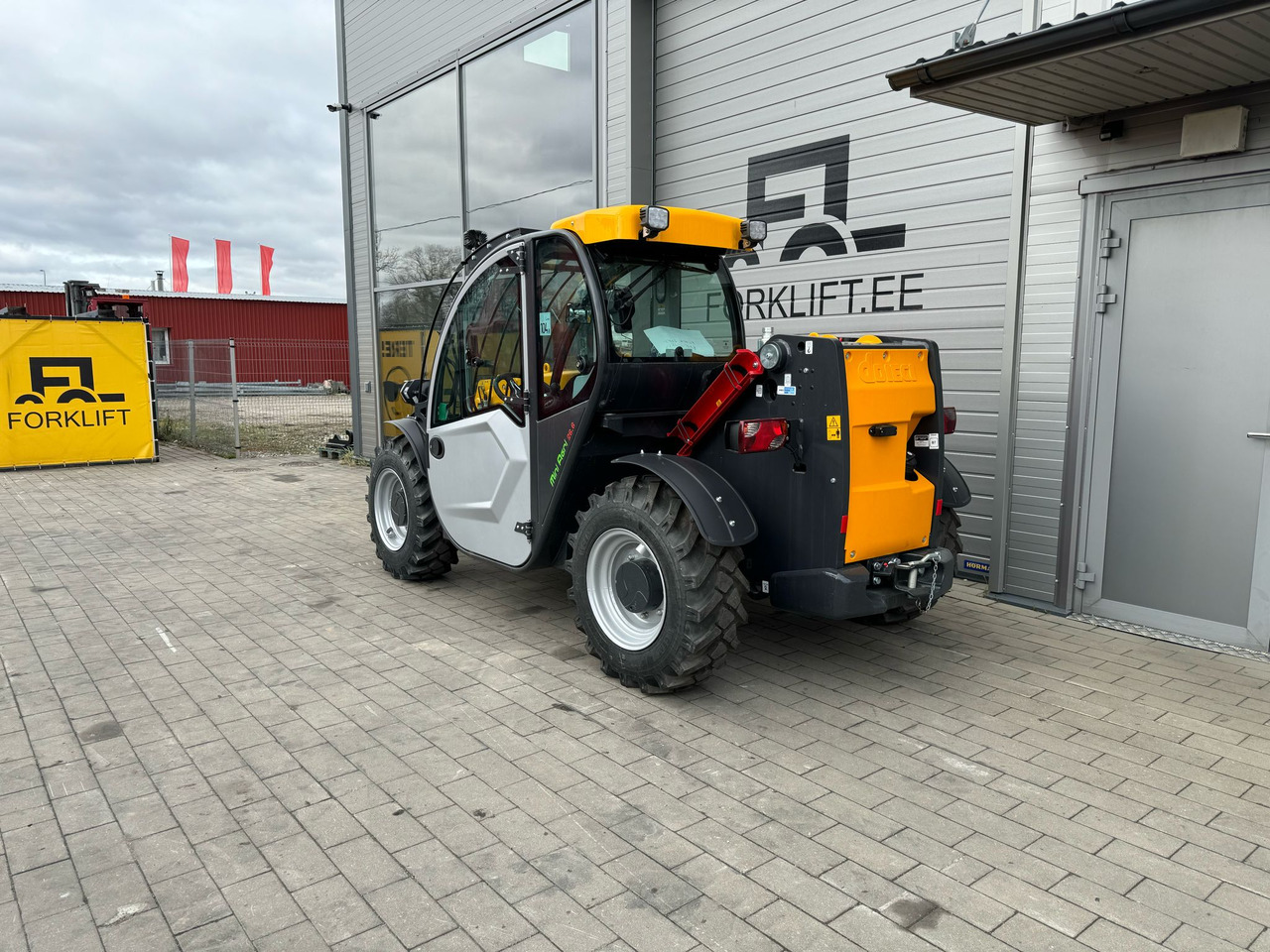 Dieci Mini Agri 26.6 - Teleszkópos rakodó: 3 kép. Dieci Mini Agri 26.6 - Teleszkópos rakodó: 3 kép.