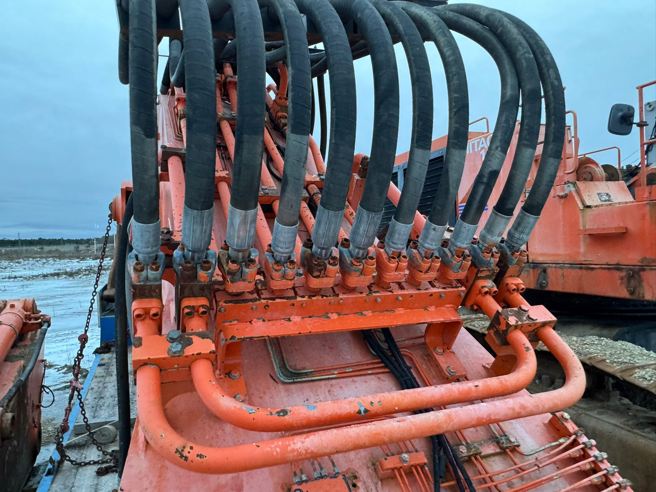 Lánctalpas kotró Hitachi EX1200-5D: 16 kép. Lánctalpas kotró Hitachi EX1200-5D: 16 kép.