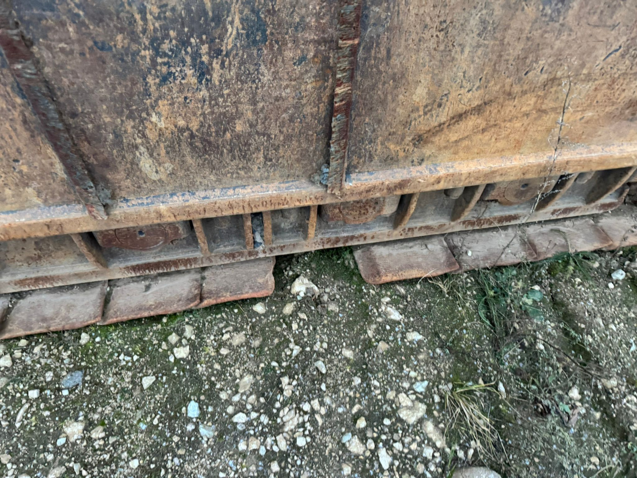 Lánctalpas kotró Hitachi EX1200-5D: 19 kép. Lánctalpas kotró Hitachi EX1200-5D: 19 kép.