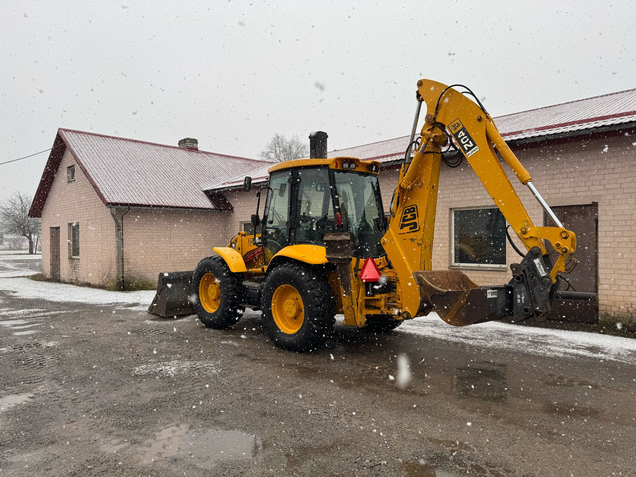 JCB 4CN - Kotrórakodó: 3 kép. JCB 4CN - Kotrórakodó: 3 kép.