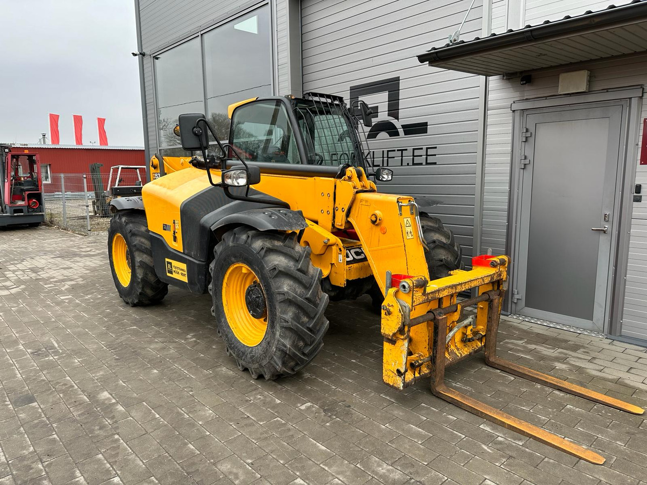 JCB 535-95 - Teleszkópos rakodó: 2 kép. JCB 535-95 - Teleszkópos rakodó: 2 kép.