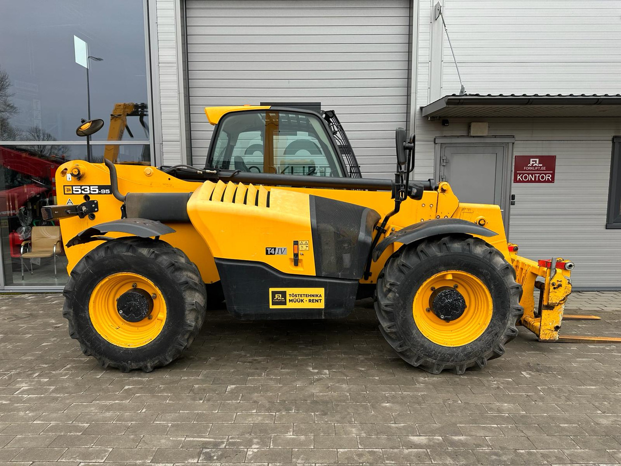 JCB 535-95 - Teleszkópos rakodó: 4 kép. JCB 535-95 - Teleszkópos rakodó: 4 kép.