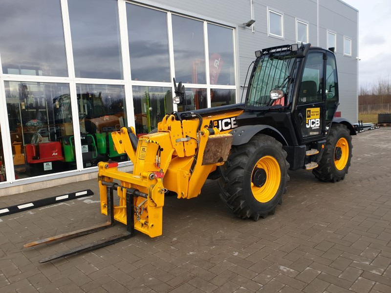 JCB JCB 535-125 - Teleszkópos rakodó: 1 kép. JCB JCB 535-125 - Teleszkópos rakodó: 1 kép.