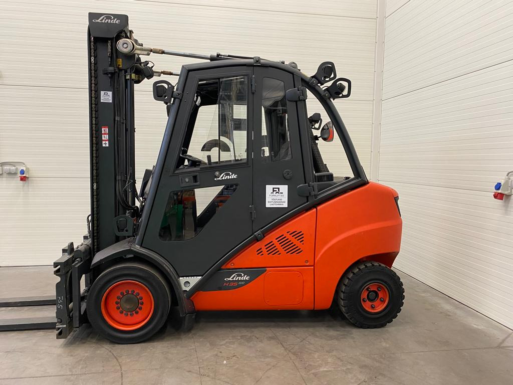 Linde H35D - Dízel targonca: 2 kép. Linde H35D - Dízel targonca: 2 kép.