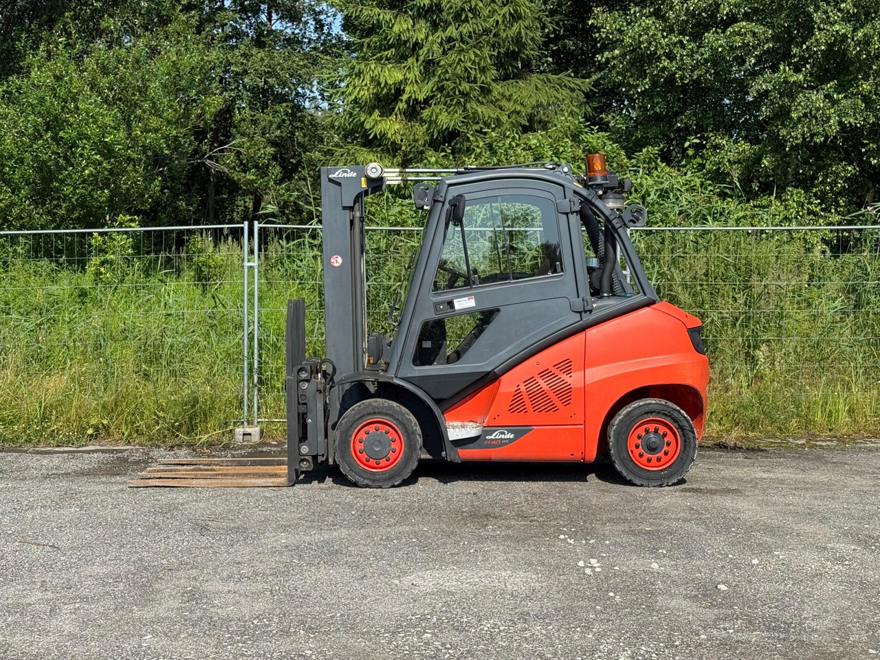 Linde H40D-02 - Dízel targonca: 2 kép. Linde H40D-02 - Dízel targonca: 2 kép.