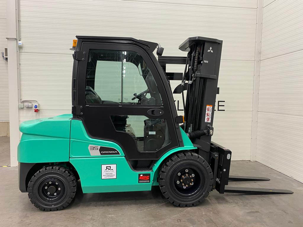 Mitsubishi FD35N3 - Dízel targonca: 3 kép. Mitsubishi FD35N3 - Dízel targonca: 3 kép.