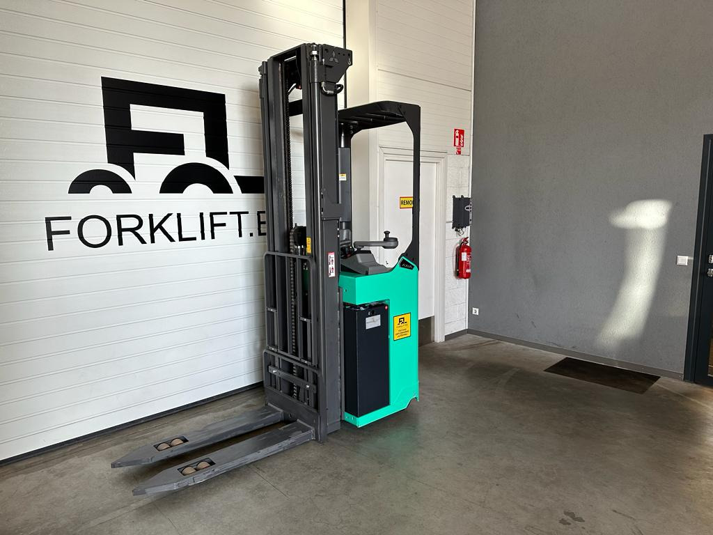 Mitsubishi SBR16N - Emelőtargoncá: 1 kép. Mitsubishi SBR16N - Emelőtargoncá: 1 kép.