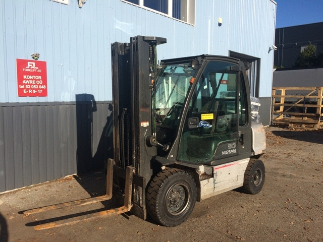 NISSAN DX 30 - Dízel targonca: 1 kép. NISSAN DX 30 - Dízel targonca: 1 kép.