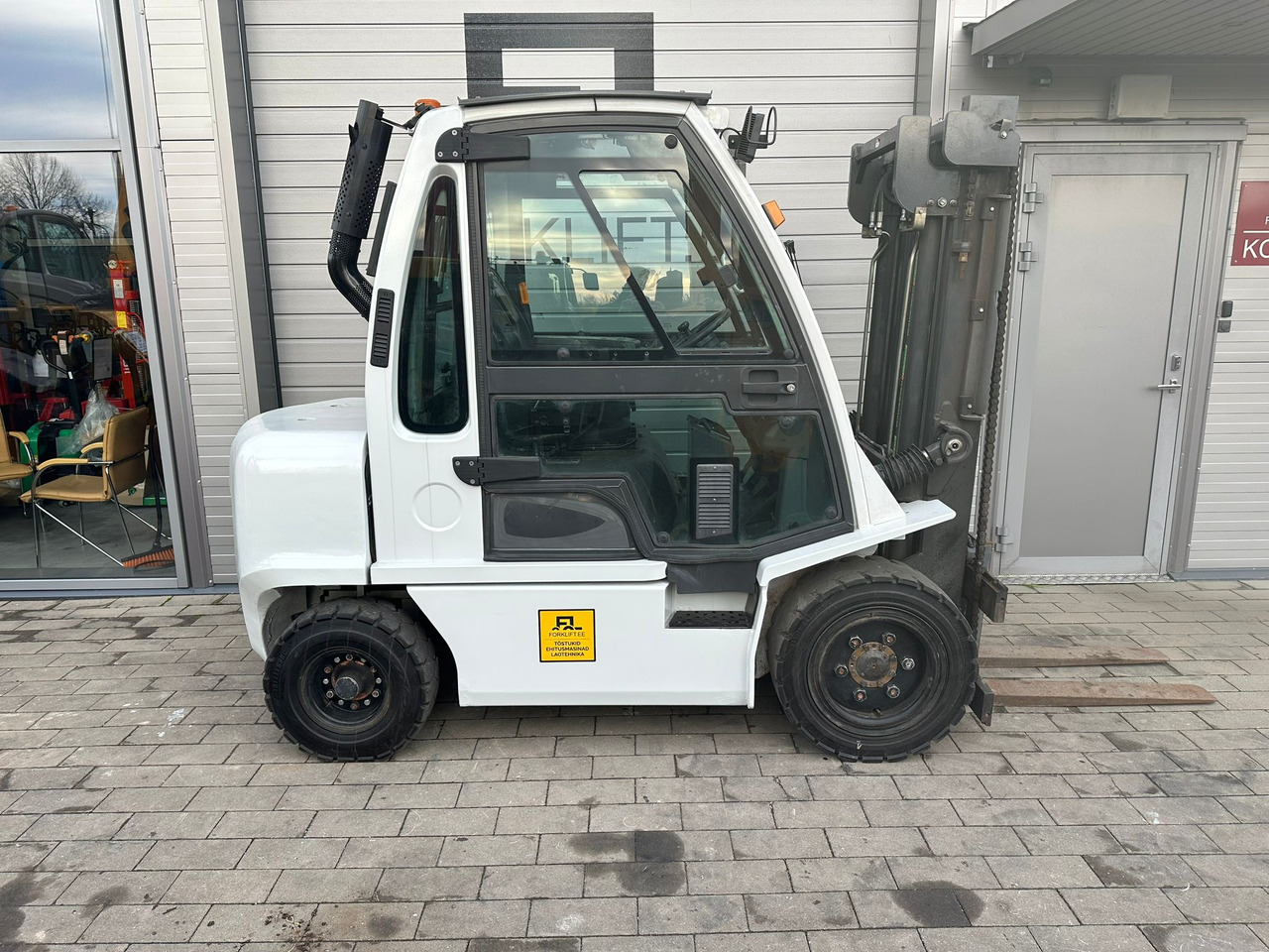 Nissan YG1D2A30Q - Dízel targonca: 5 kép. Nissan YG1D2A30Q - Dízel targonca: 5 kép.