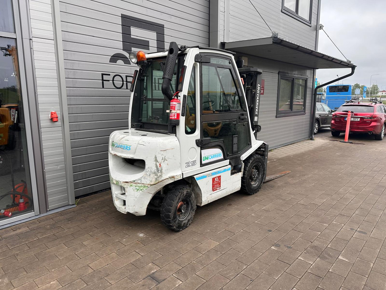 Unicarriers Y1D2A25Q - Dízel targonca: 4 kép. Unicarriers Y1D2A25Q - Dízel targonca: 4 kép.