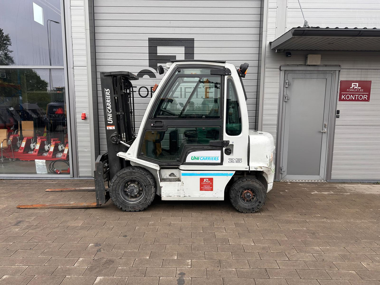 Unicarriers Y1D2A25Q - Dízel targonca: 2 kép. Unicarriers Y1D2A25Q - Dízel targonca: 2 kép.