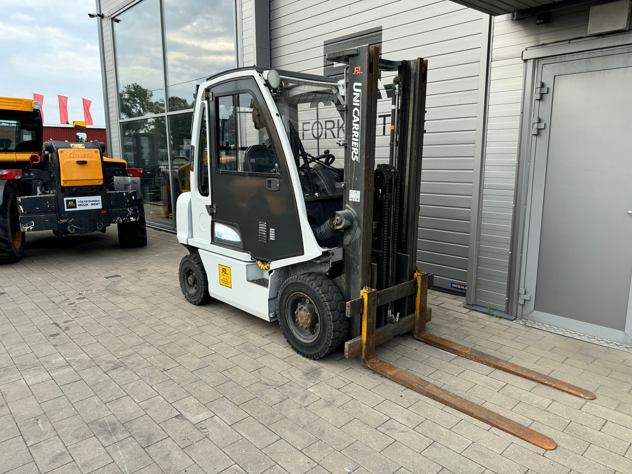 Unicarriers Y1D2A25Q - Dízel targonca: 4 kép. Unicarriers Y1D2A25Q - Dízel targonca: 4 kép.