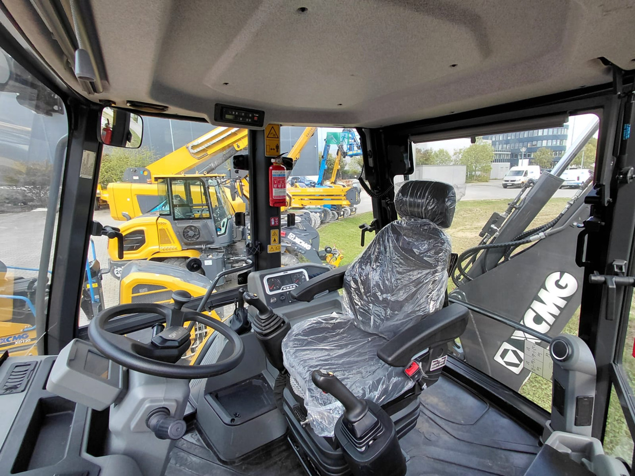 XCMG XC8-S3580 - Kotrórakodó: 5 kép. XCMG XC8-S3580 - Kotrórakodó: 5 kép.