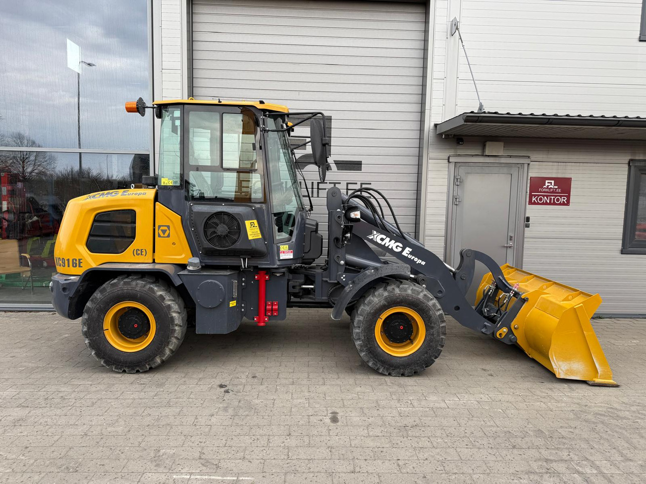 XCMG XC916E - Gumikerekes homlokrakodó: 5 kép. XCMG XC916E - Gumikerekes homlokrakodó: 5 kép.