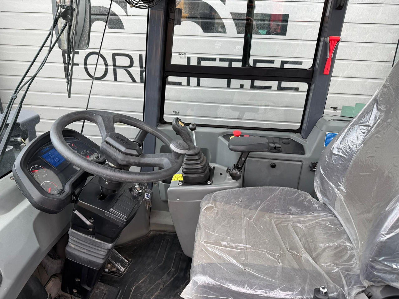 XCMG XC916E lízing XCMG XC916E: 8 kép.