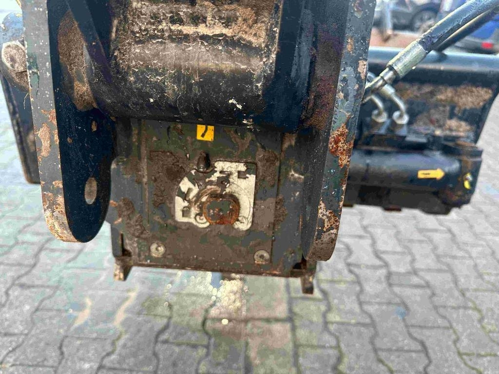 Sany SY 26 U - Minikotró: 4 kép. Sany SY 26 U - Minikotró: 4 kép.