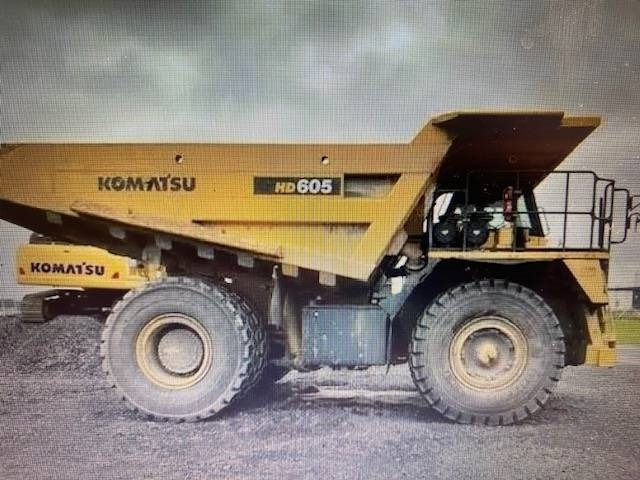Komatsu HD 605-7 - Bánya teherautó: 4 kép. Komatsu HD 605-7 - Bánya teherautó: 4 kép.