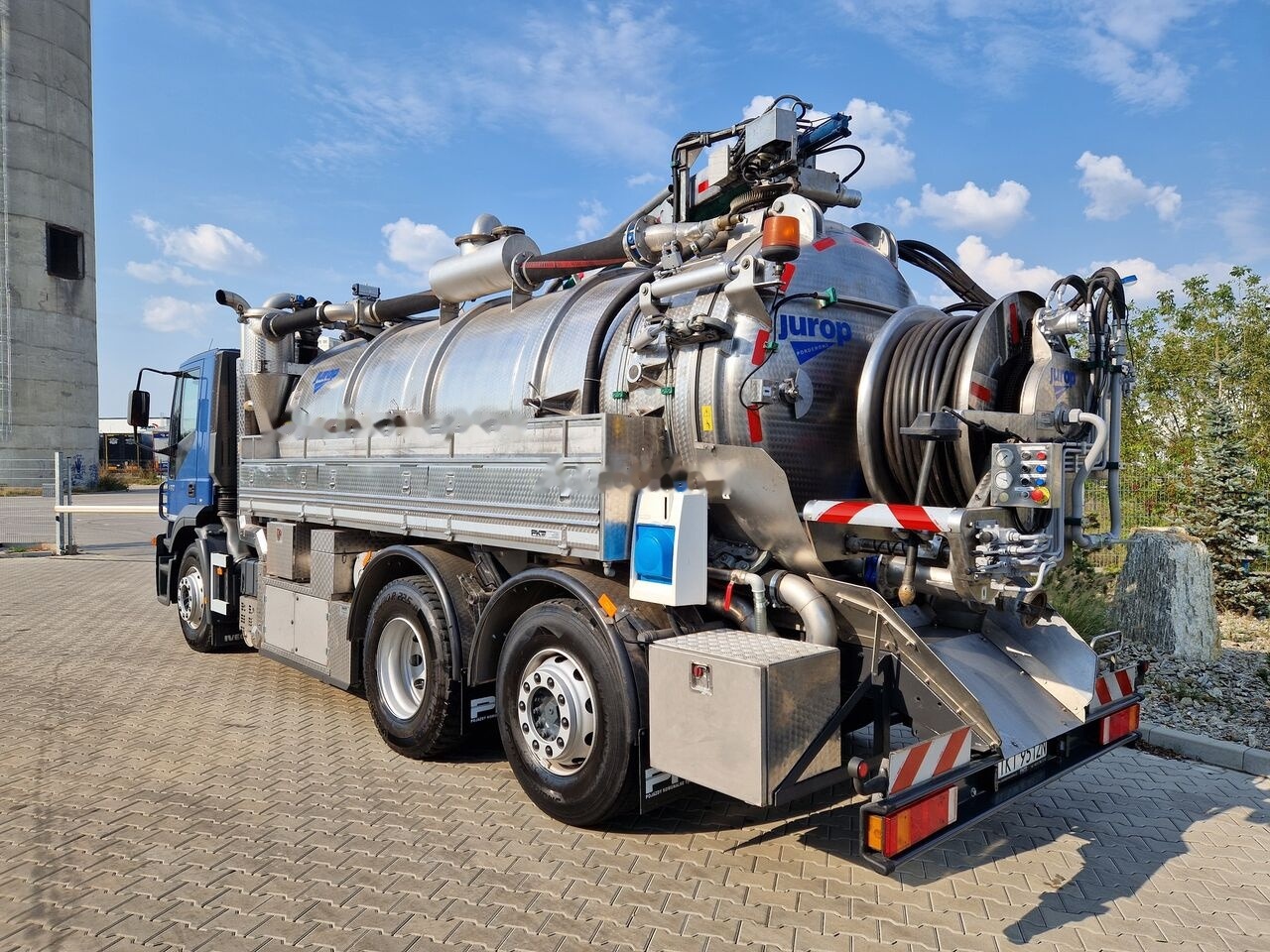 IVECO - Szippantós autó: 5 kép. IVECO - Szippantós autó: 5 kép.