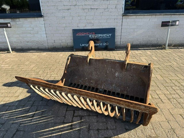 Beco Puinbak CW30 1300mm Skeleton Bucket - Kőválogató kanál - Építőipari gépek: 2 kép. Beco Puinbak CW30 1300mm Skeleton Bucket - Kőválogató kanál - Építőipari gépek: 2 kép.
