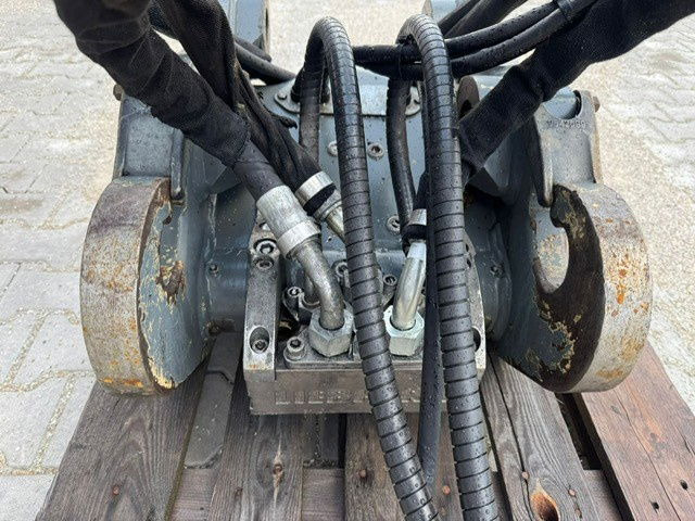 Liebherr Likufix SWA48 - Gyorscsatlakozó: 5 kép. Liebherr Likufix SWA48 - Gyorscsatlakozó: 5 kép.