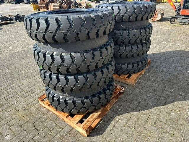 Trelleborg 12.00-20 - Gumiabroncs: 5 kép. Trelleborg 12.00-20 - Gumiabroncs: 5 kép.