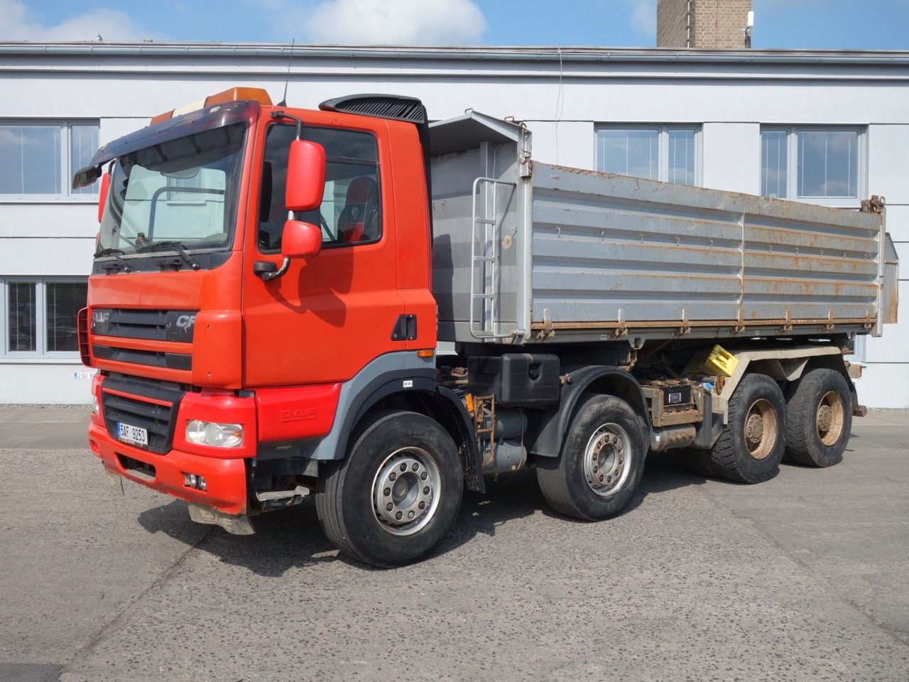 DAF CF85.410 8x4 mit Meiller - Billenőplatós teherautó: 2 kép. DAF CF85.410 8x4 mit Meiller - Billenőplatós teherautó: 2 kép.