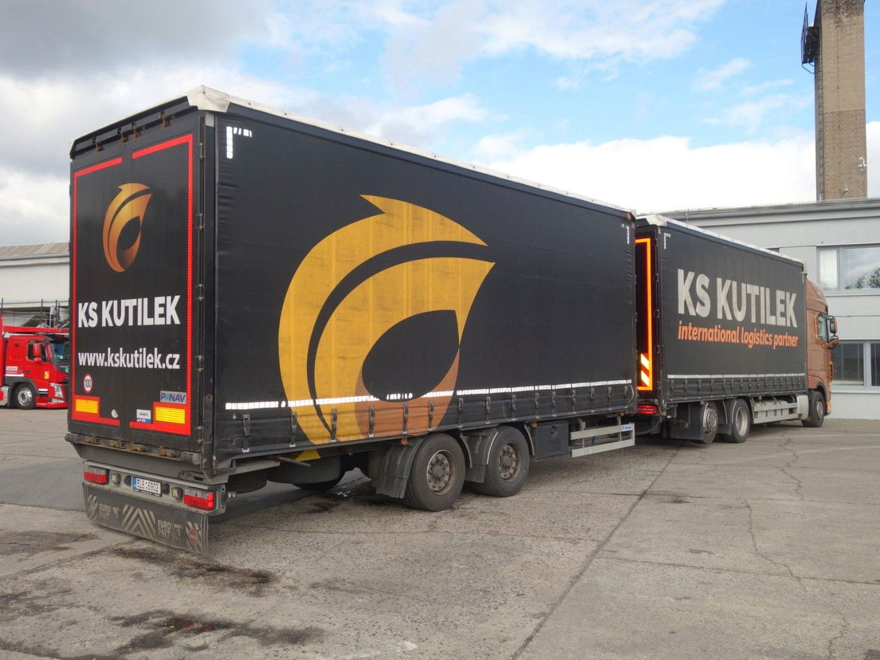 DAF XF 480 SSC, 120 cbm, Durchfahren - Ponyvás teherautó: 5 kép. DAF XF 480 SSC, 120 cbm, Durchfahren - Ponyvás teherautó: 5 kép.