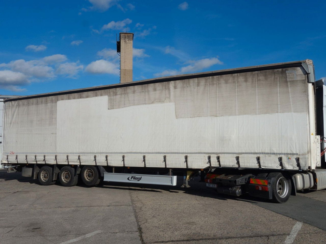 Fliegl SDS 01 Mega , 1xLichtachse - Ponyvás félpótkocsi: 5 kép. Fliegl SDS 01 Mega , 1xLichtachse - Ponyvás félpótkocsi: 5 kép.