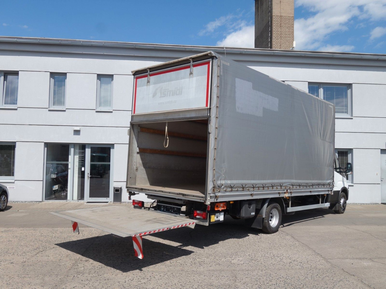 Iveco Daily 70C18 mit LBW - Ponyvás kisteherautó: 5 kép. Iveco Daily 70C18 mit LBW - Ponyvás kisteherautó: 5 kép.