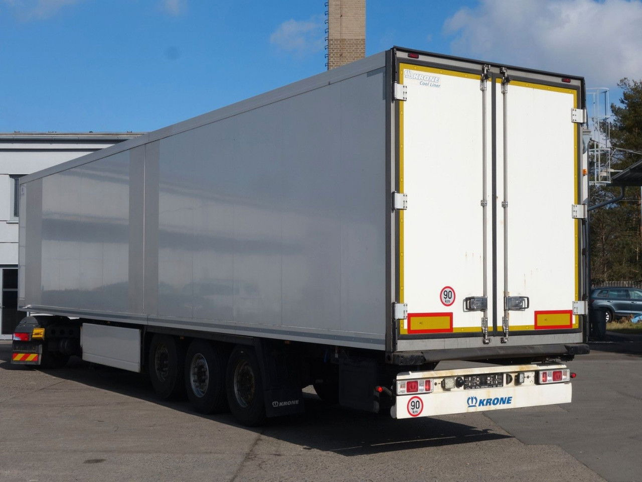 Krone SD Carrier Vector 1350 - Félpótkocsi hűtős: 2 kép. Krone SD Carrier Vector 1350 - Félpótkocsi hűtős: 2 kép.