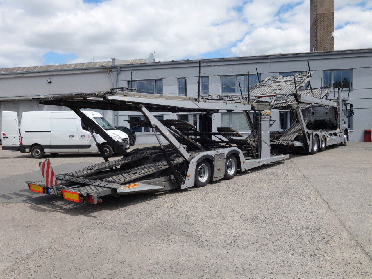 Mercedes-Benz Actros 2443 mit Rolfo FLX, Certifikation VDI - Autószállító teherautó: 3 kép. Mercedes-Benz Actros 2443 mit Rolfo FLX, Certifikation VDI - Autószállító teherautó: 3 kép.