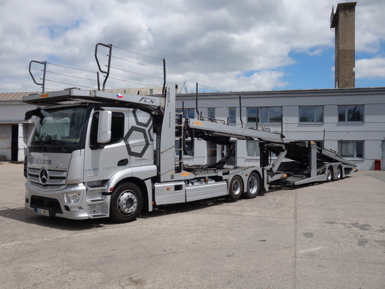 Mercedes-Benz Actros 2443 mit Rolfo FLX, Certifikation VDI - Autószállító teherautó: 1 kép. Mercedes-Benz Actros 2443 mit Rolfo FLX, Certifikation VDI - Autószállító teherautó: 1 kép.