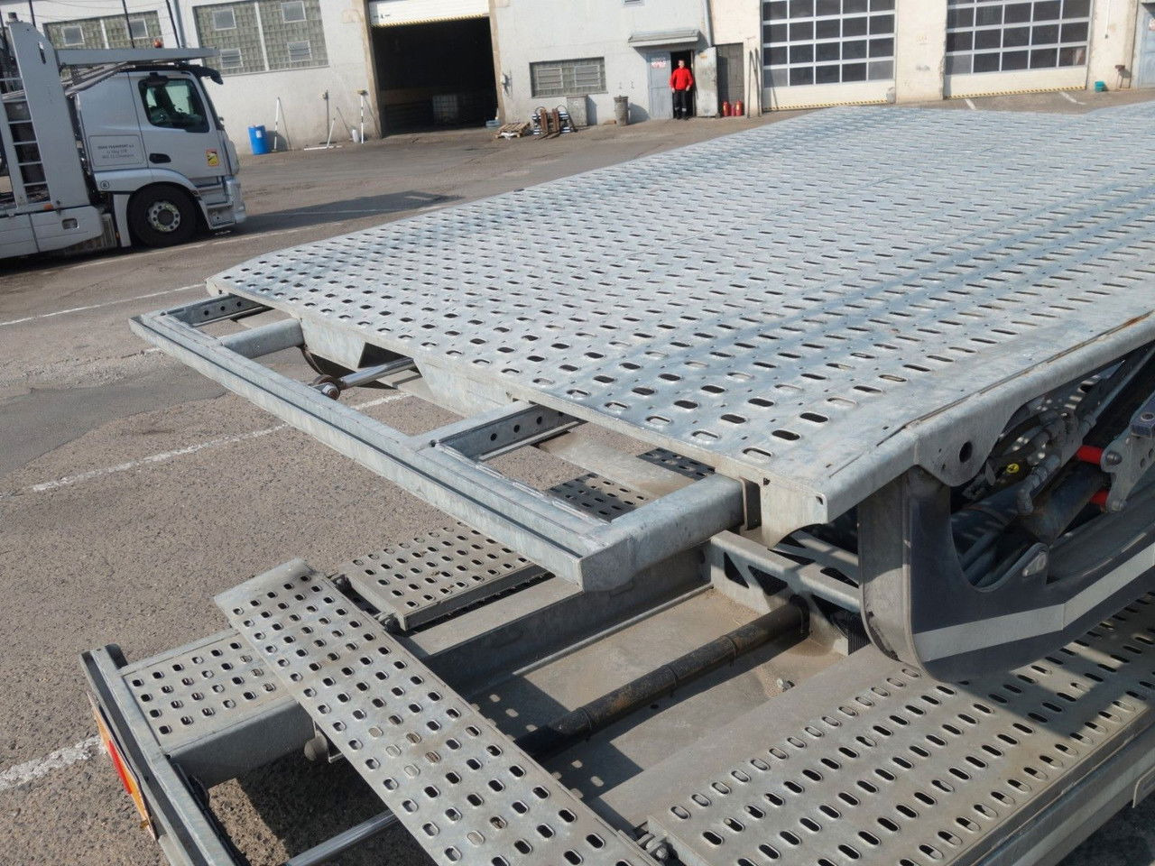 Mercedes-Benz Atego 1530 mit Anhänger für 7 PKW - Autószállító teherautó: 4 kép. Mercedes-Benz Atego 1530 mit Anhänger für 7 PKW - Autószállító teherautó: 4 kép.