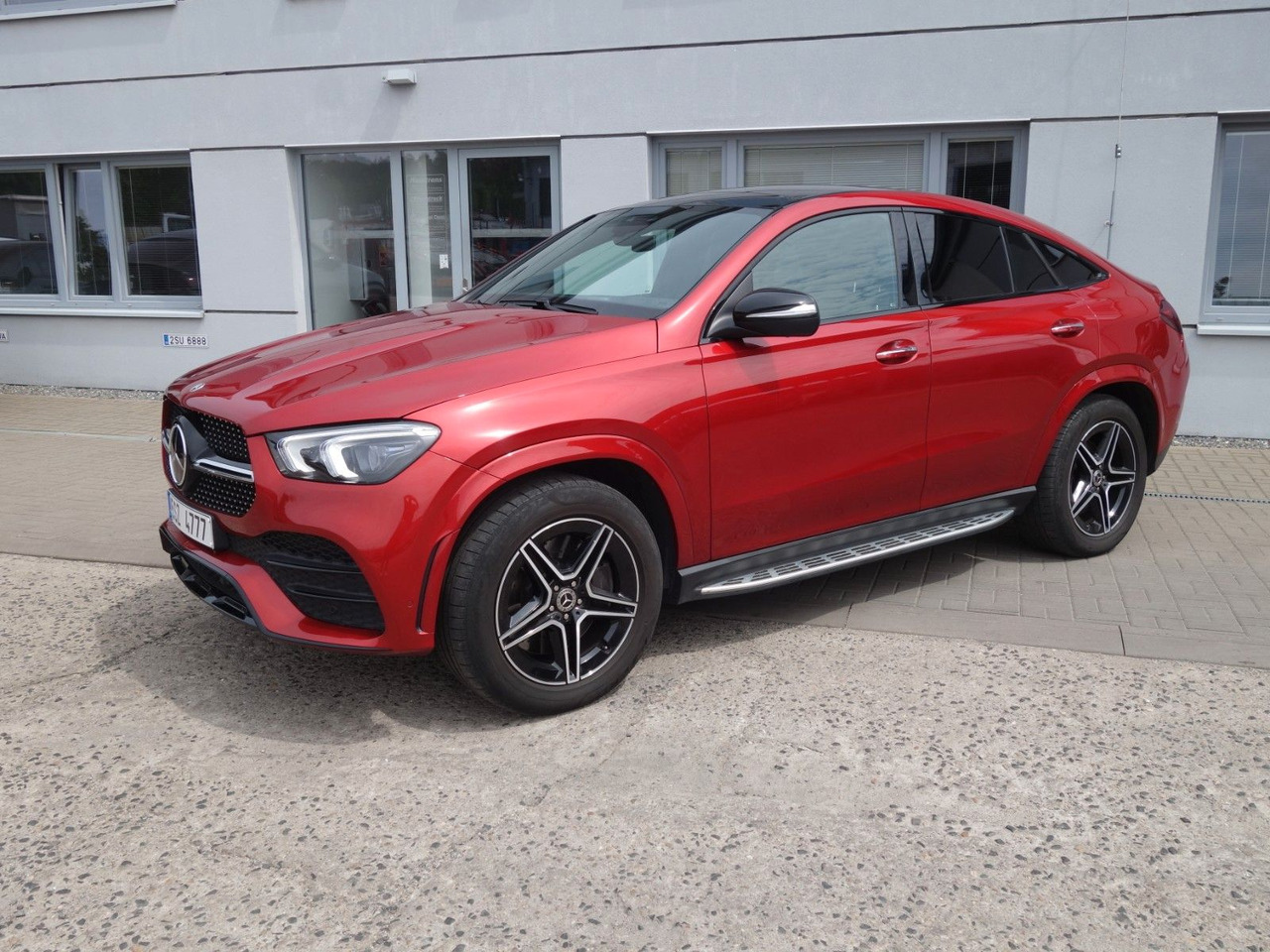 Mercedes-Benz GLE 400 d 4Matic Coupe Pano - Terepjáró/ SUV: 2 kép. Mercedes-Benz GLE 400 d 4Matic Coupe Pano - Terepjáró/ SUV: 2 kép.