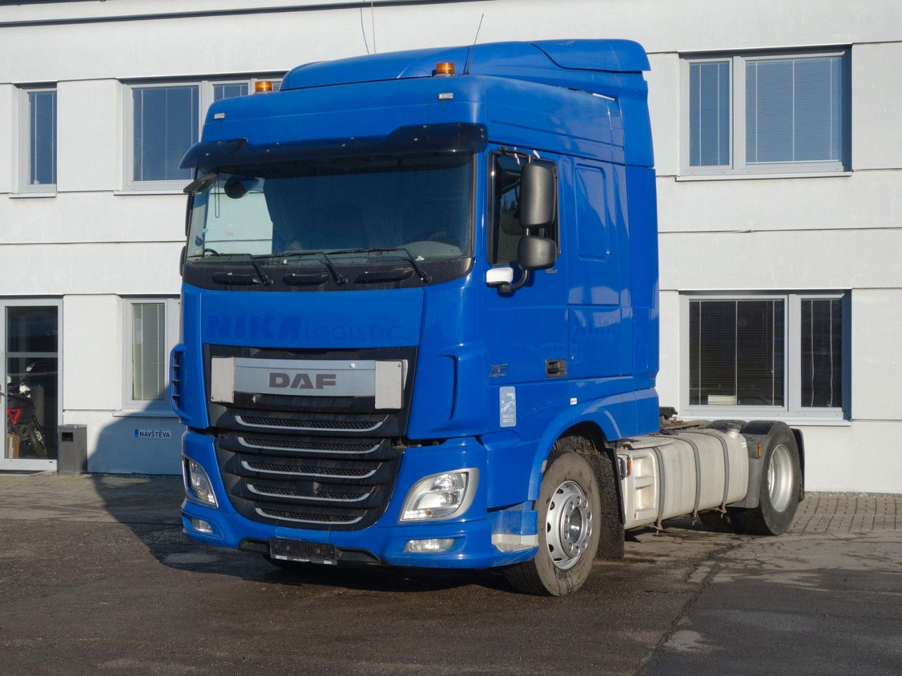 DAF XF 460 SC Standard E6, Standklima - Nyergesvontató: 2 kép. DAF XF 460 SC Standard E6, Standklima - Nyergesvontató: 2 kép.