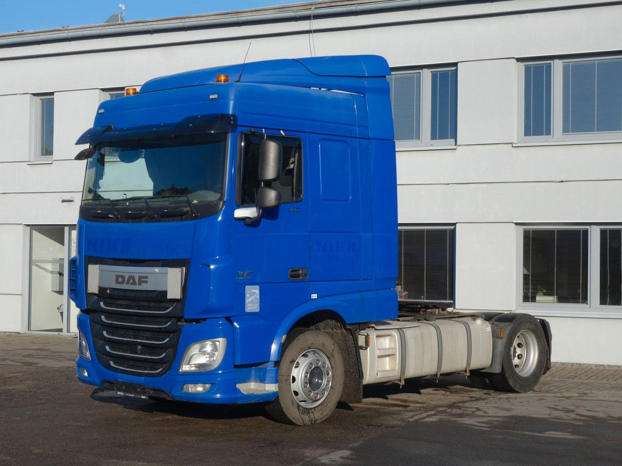 DAF XF 460 SC Standard E6, Standklima - Nyergesvontató: 1 kép. DAF XF 460 SC Standard E6, Standklima - Nyergesvontató: 1 kép.