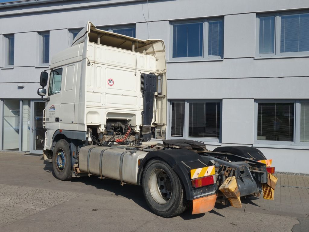 DAF XF 460 SC Standard Hydraulik - Nyergesvontató: 4 kép. DAF XF 460 SC Standard Hydraulik - Nyergesvontató: 4 kép.