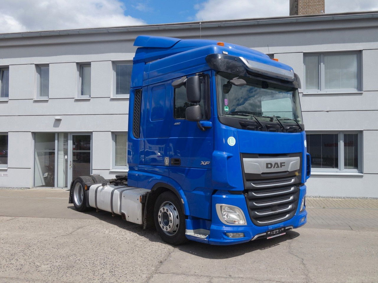 DAF XF 480 LD SC - Nyergesvontató: 3 kép. DAF XF 480 LD SC - Nyergesvontató: 3 kép.