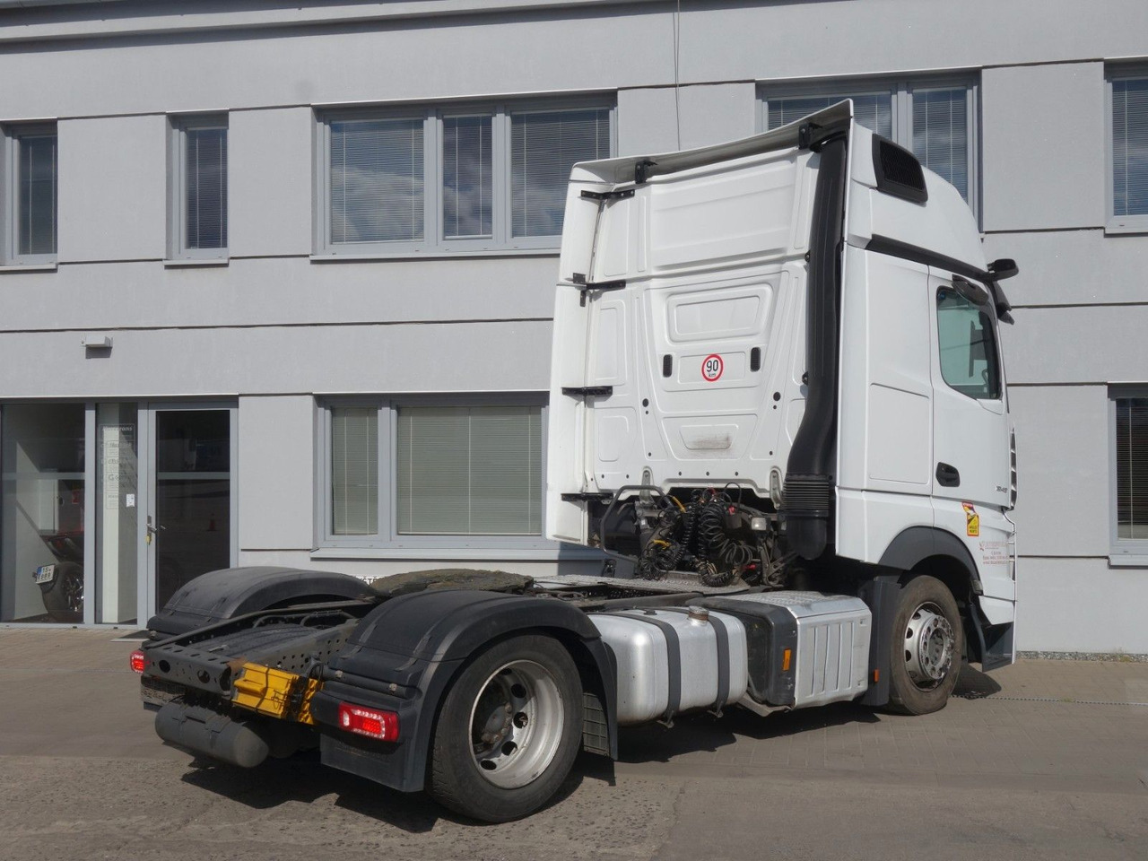 Mercedes-Benz Actros 1848 LSNRL Giga Space, Xenon, Cam - Nyergesvontató: 4 kép. Mercedes-Benz Actros 1848 LSNRL Giga Space, Xenon, Cam - Nyergesvontató: 4 kép.