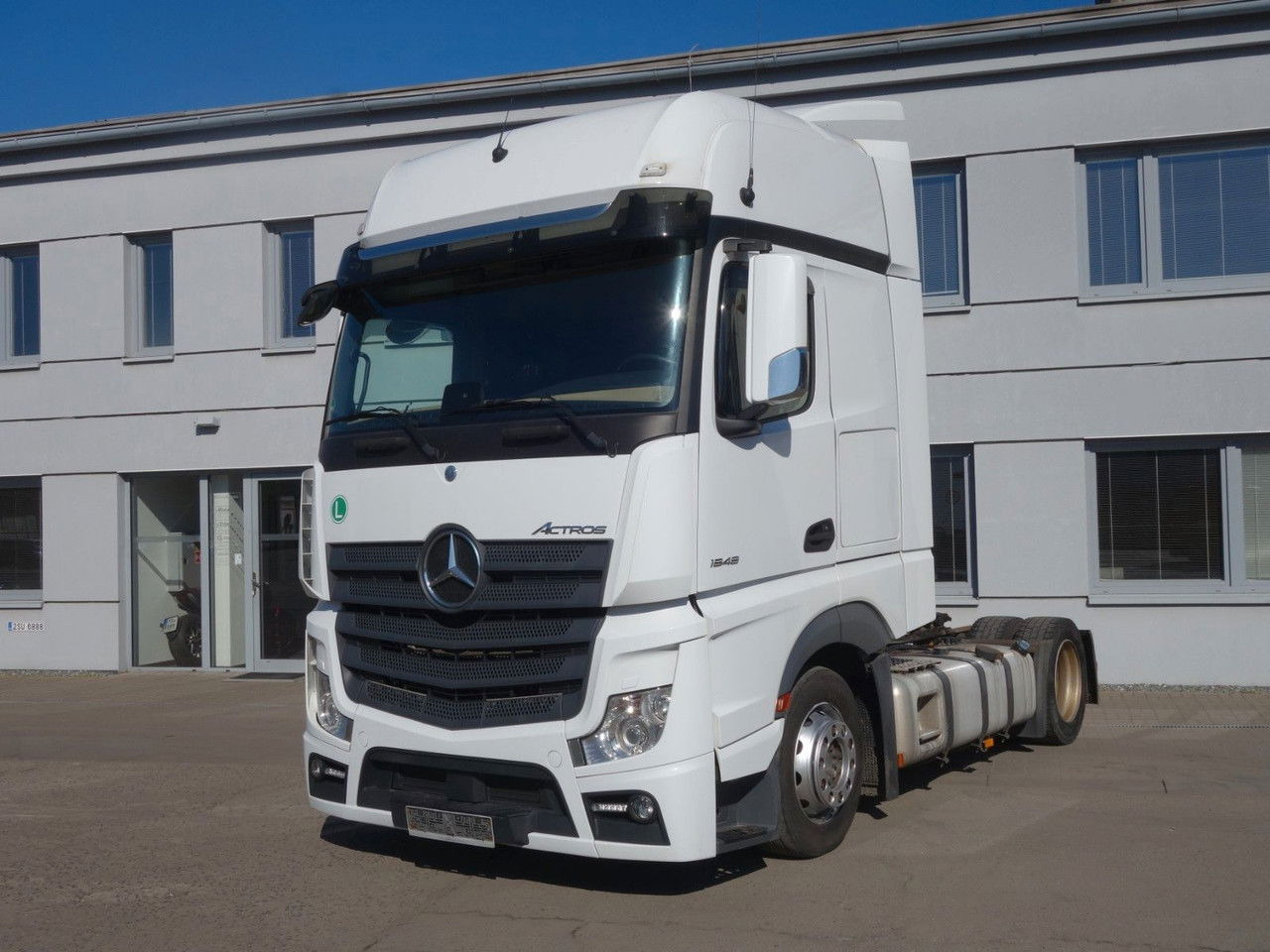 Mercedes-Benz Actros 1848 Lsnrl Giga Space, Xenon, Navi - Nyergesvontató: 1 kép. Mercedes-Benz Actros 1848 Lsnrl Giga Space, Xenon, Navi - Nyergesvontató: 1 kép.