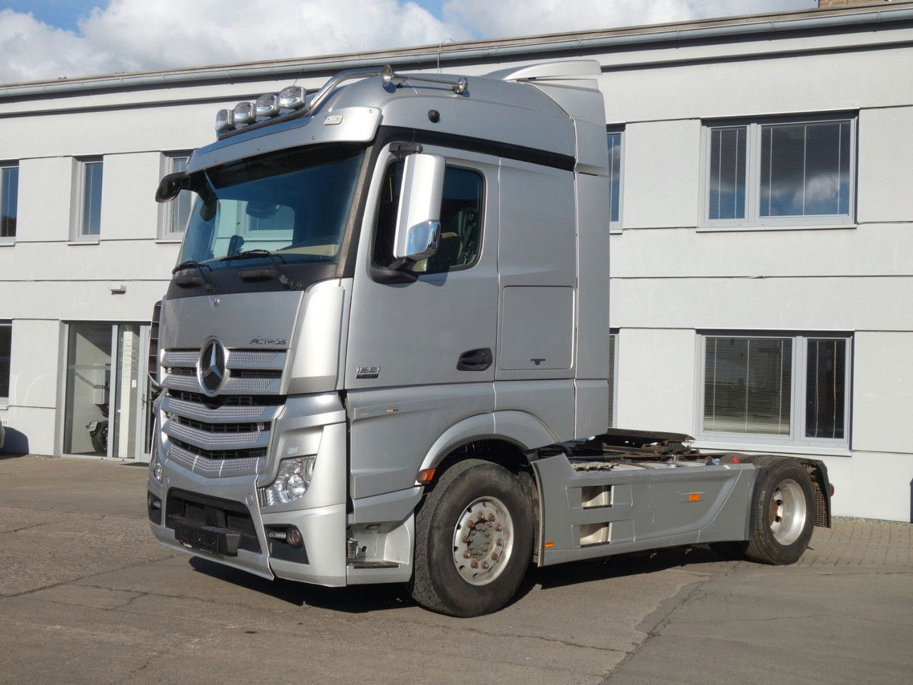 Mercedes-Benz Actros 1851 Retarder, Standard, Alu Felgen - Nyergesvontató: 2 kép. Mercedes-Benz Actros 1851 Retarder, Standard, Alu Felgen - Nyergesvontató: 2 kép.